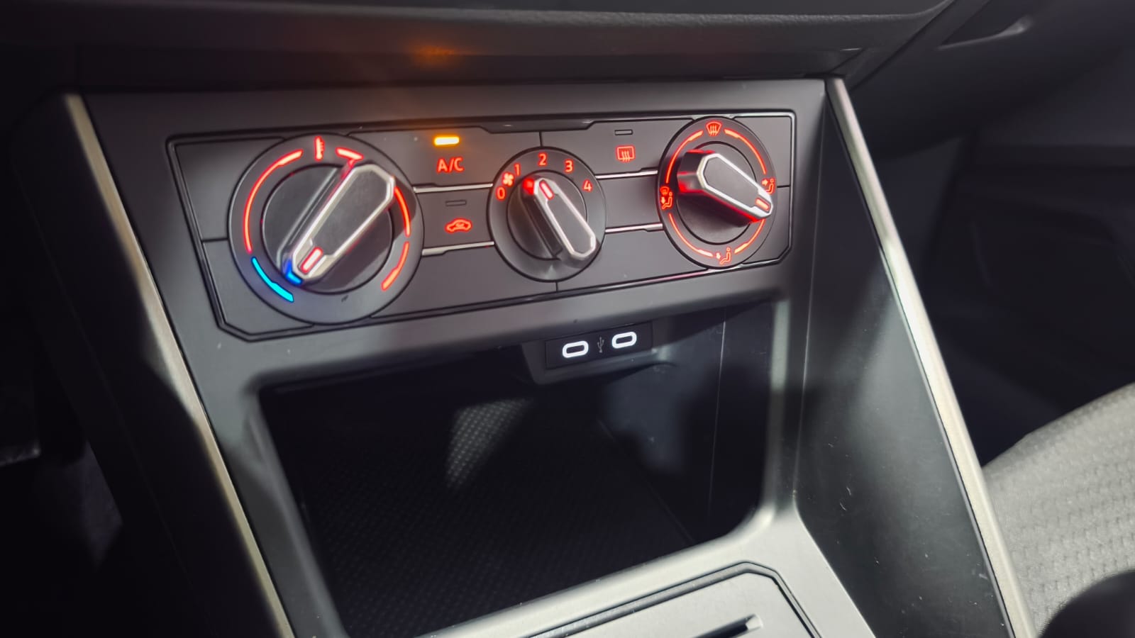 VOLKSWAGEN Polo 1.0 TSI 95cv EDITION - Imagen 4