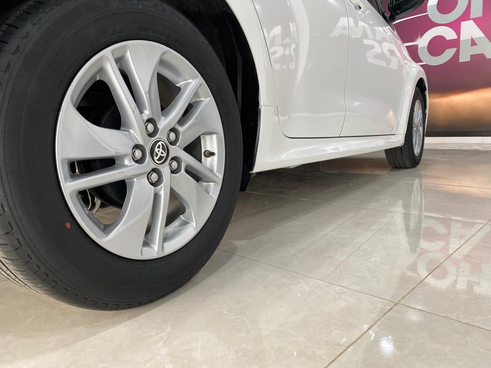 TOYOTA Yaris 1.5 120H Business Plus - Imagen 3