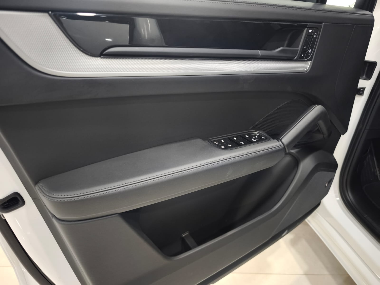 PORSCHE Cayenne Coupé 3.0 EHybrid 470CV - Imagen 11