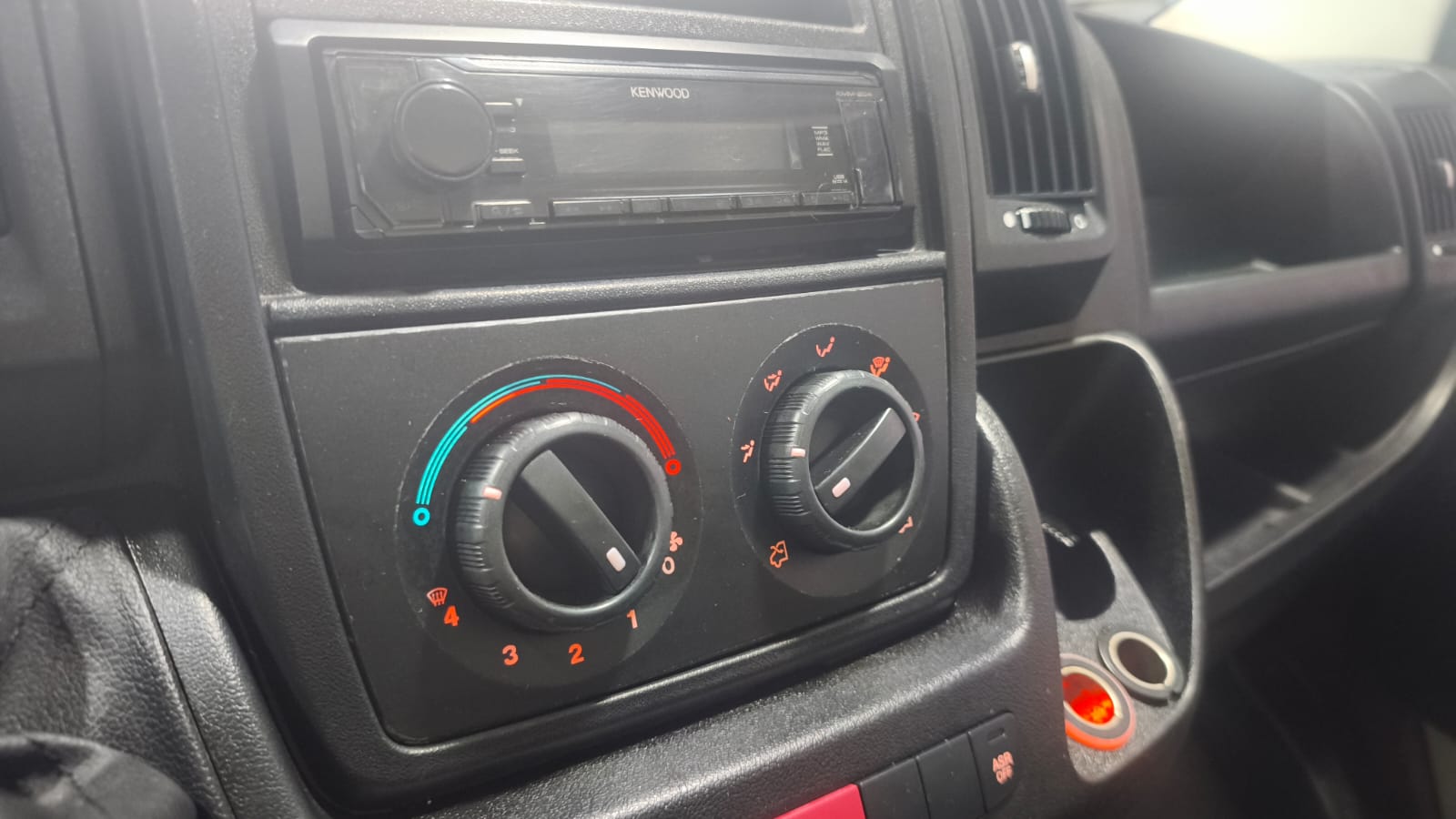 PEUGEOT Boxer 333 L2H2 2.0 BlueHDi 110cv - Imagen 3