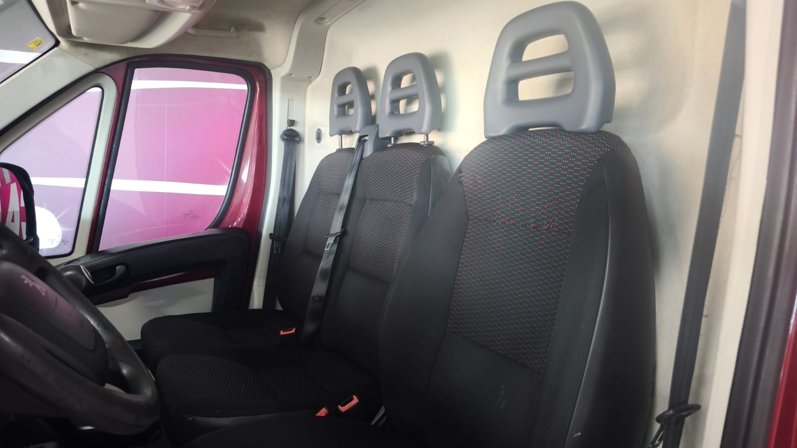 PEUGEOT Boxer 333 L2H2 2.0 BlueHDi 110cv - Imagen 2