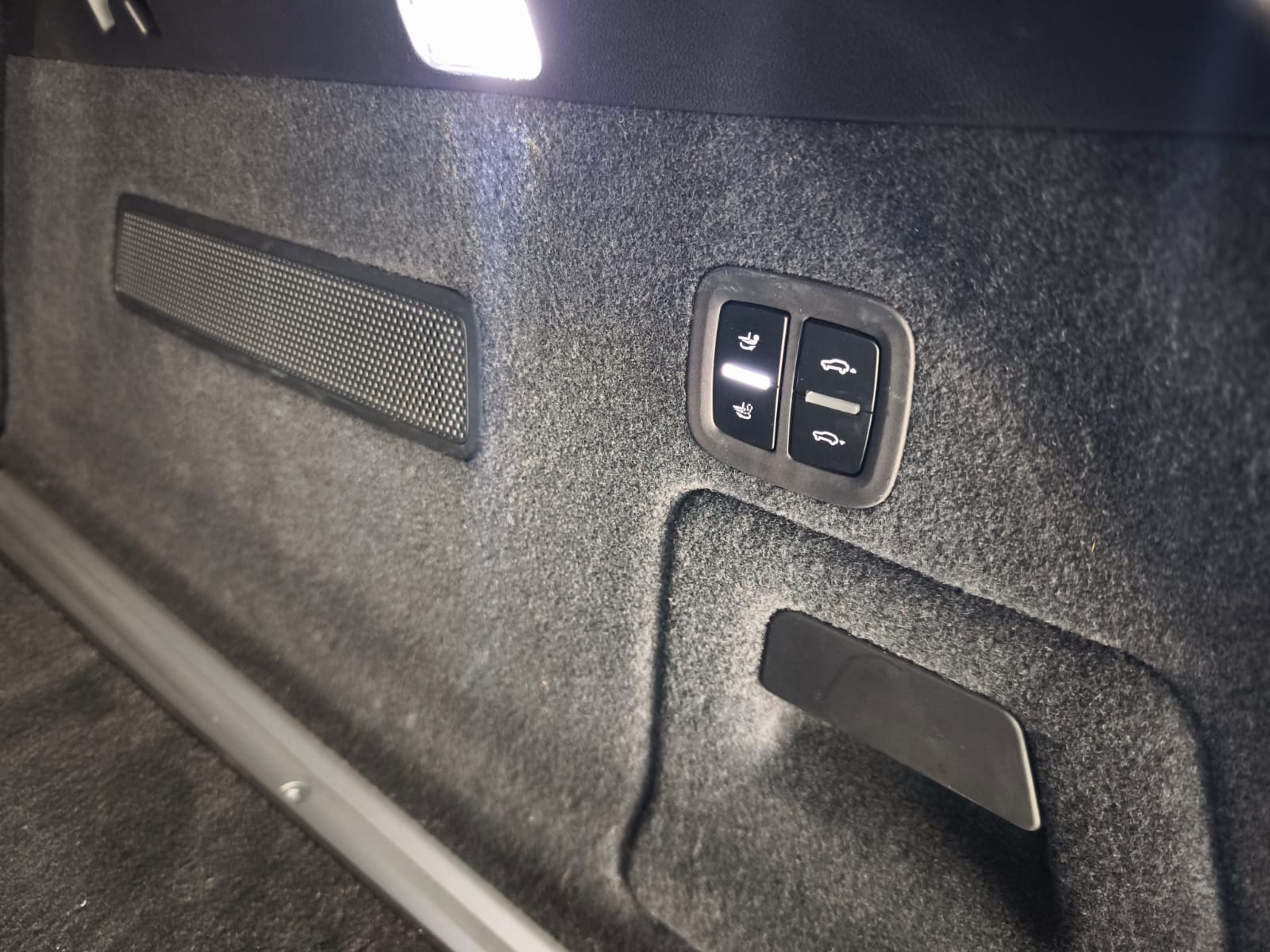 PORSCHE Cayenne Coupé 3.0 EHybrid 470CV - Imagen 19