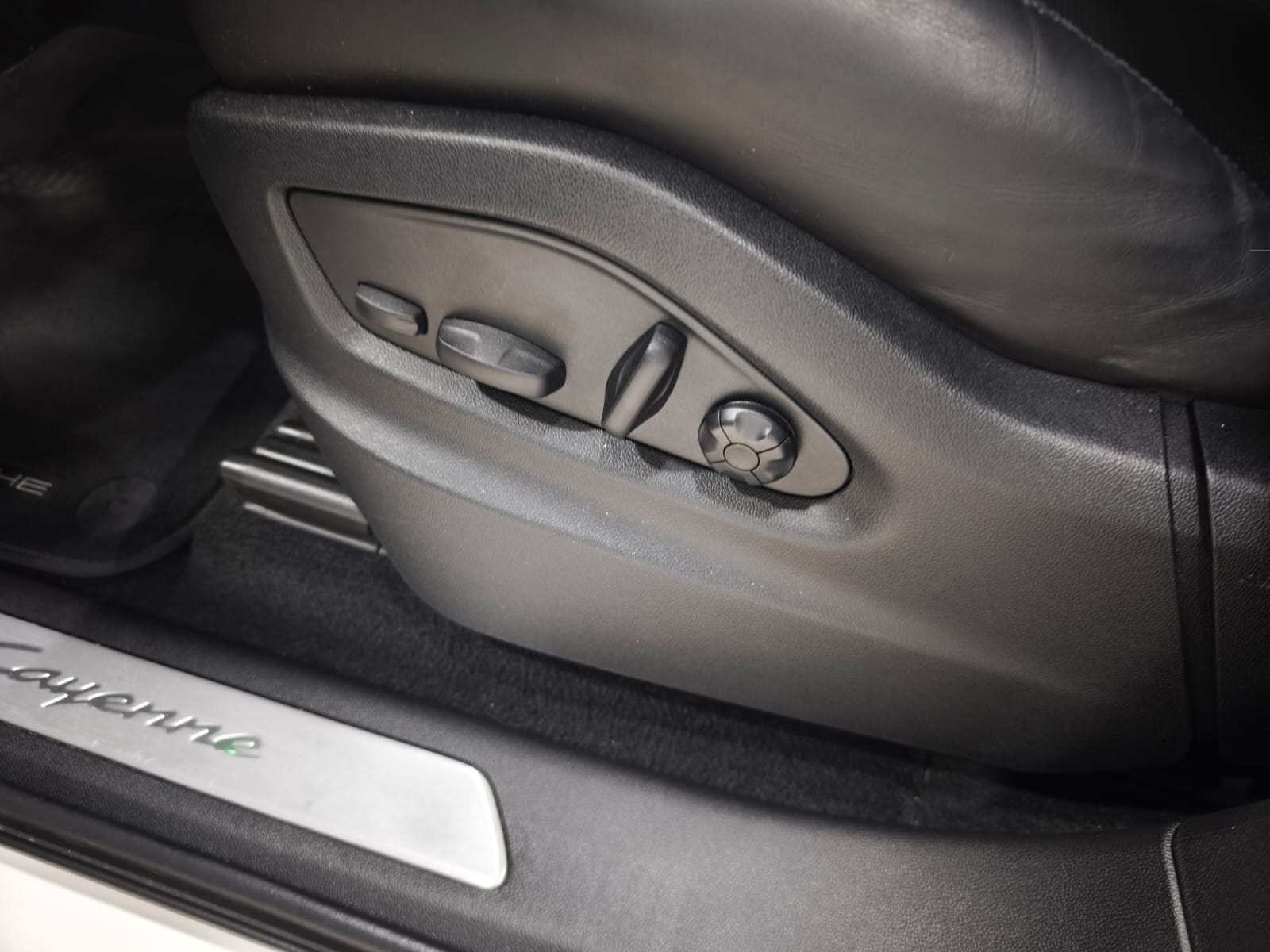 PORSCHE Cayenne Coupé 3.0 EHybrid 470CV - Imagen 20