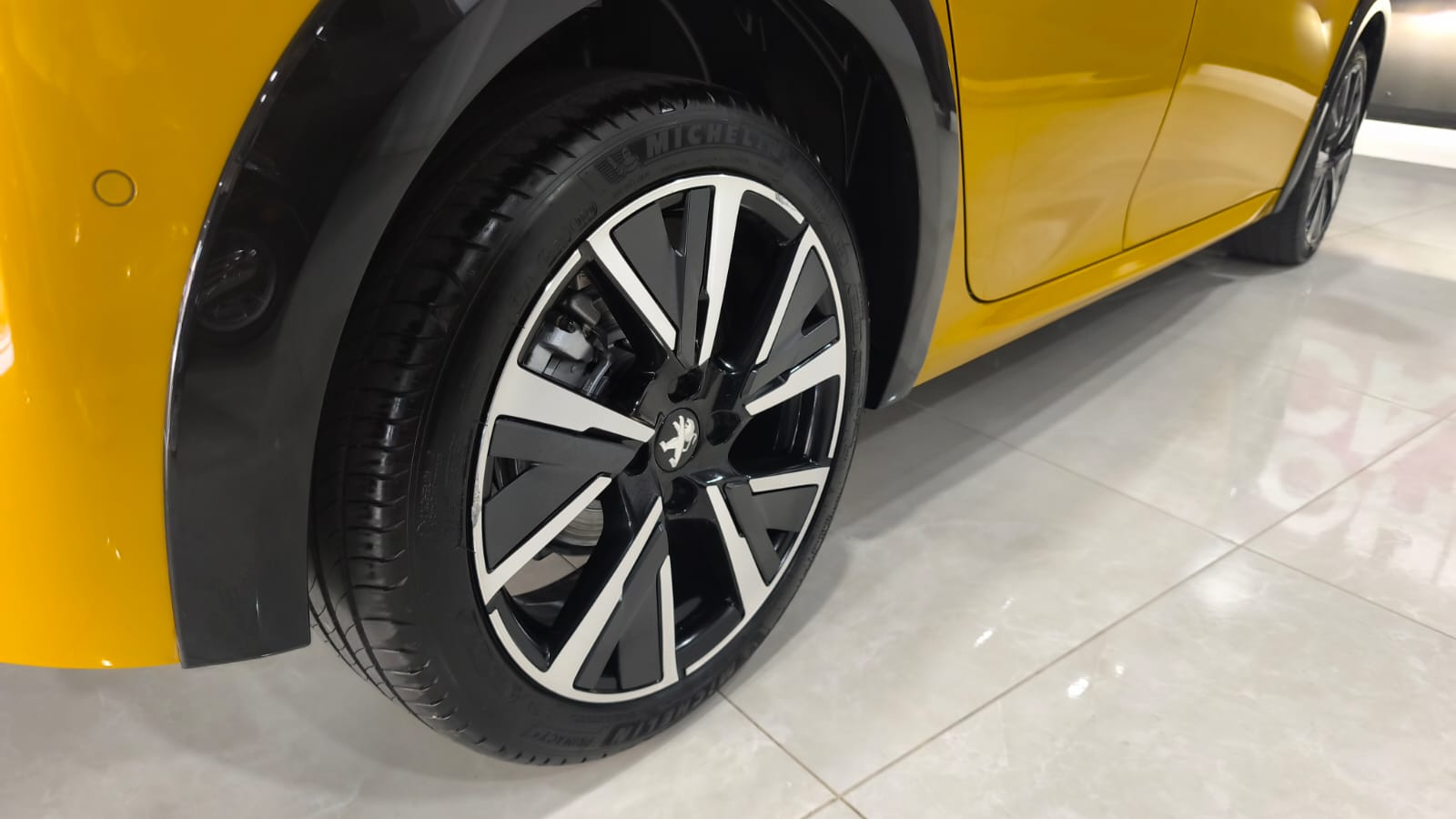 PEUGEOT 208 PureTech EAT8 GT Line 100cv - Imagen 11