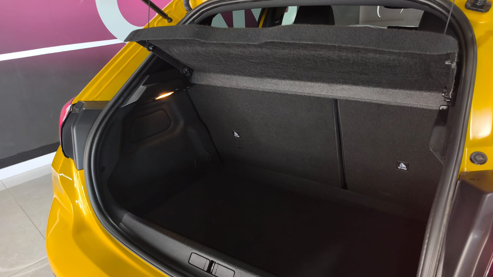 PEUGEOT 208 PureTech EAT8 GT Line 100cv - Imagen 14